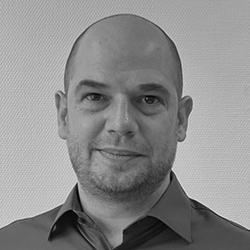 Matthias Kremp, Portraitaufnahme in schwarz-weiß