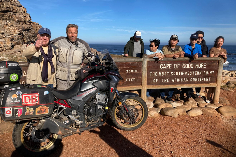 Michael Müller mit Motorrad am Kap der guten Hoffnung