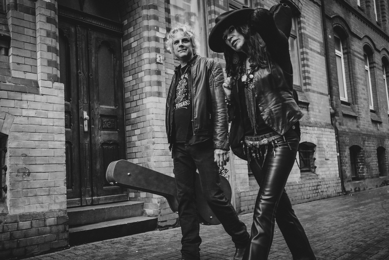 Elizabeth Lee & Martin Hauke Elizabeth Lee & Martin Hauke