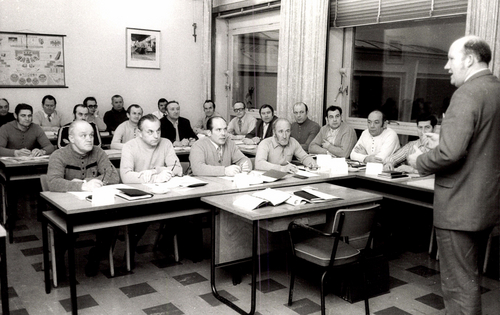 Blick in einen der Seminarräume mit Teilnehmern im Jahr 1965