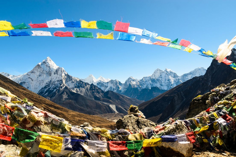 Gebirge in Nepal, Gebetsfahnen