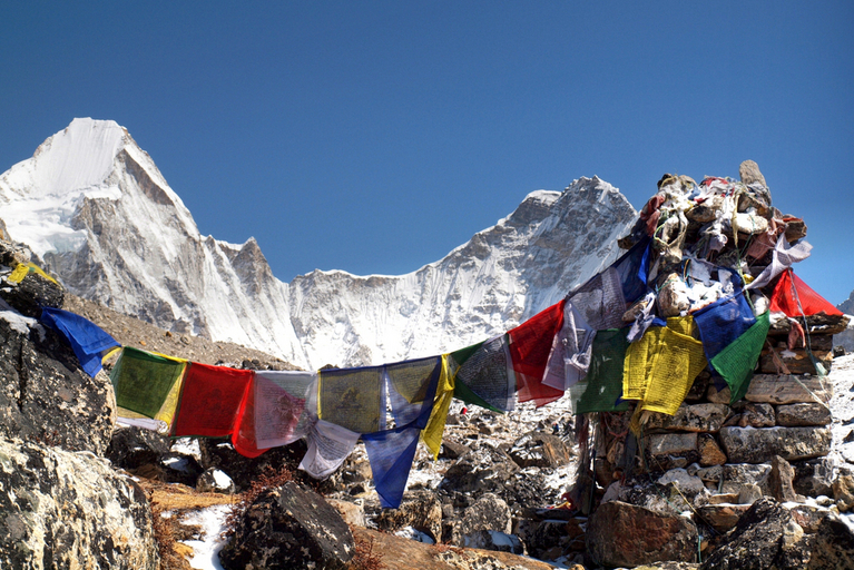 Gebetstücher im Himalaya